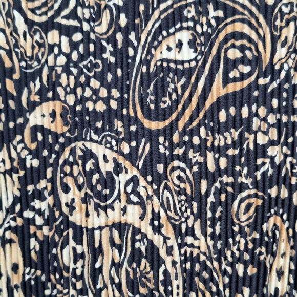 Avenue Blouse Plus Sz22/24 Blk/Tan Paisley Long Sleeves V Neck MiniPleats Cutie - Picture 9 of 12